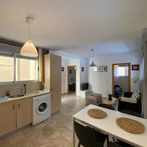 lovely-2-bedrooms-apartment-with-patio.es-andalucia.com/